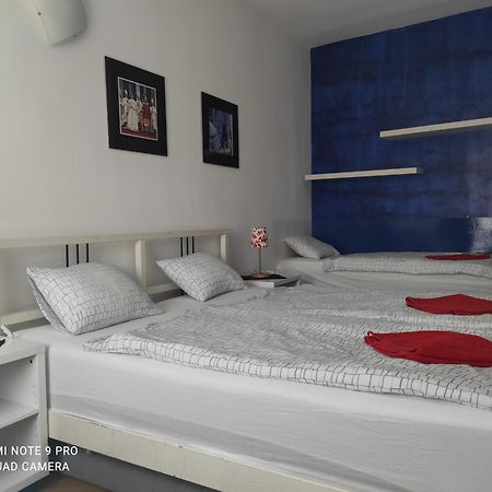 Apartment Maximilian Братислава Екстер'єр фото