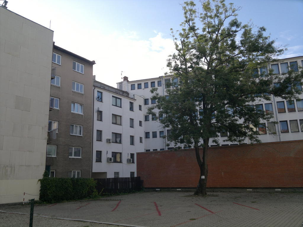 Apartment Maximilian Братислава Екстер'єр фото