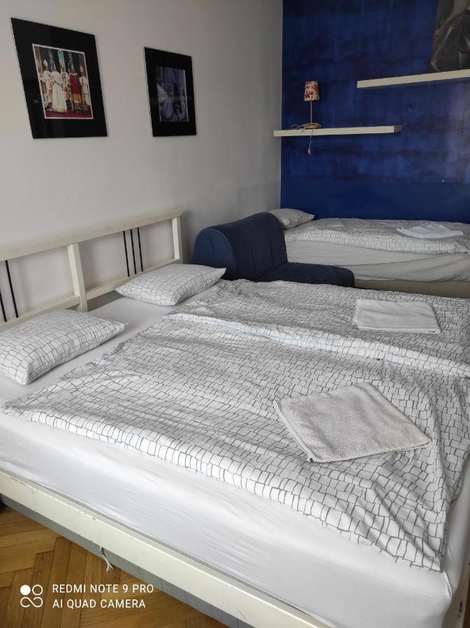 Apartment Maximilian Братислава Екстер'єр фото