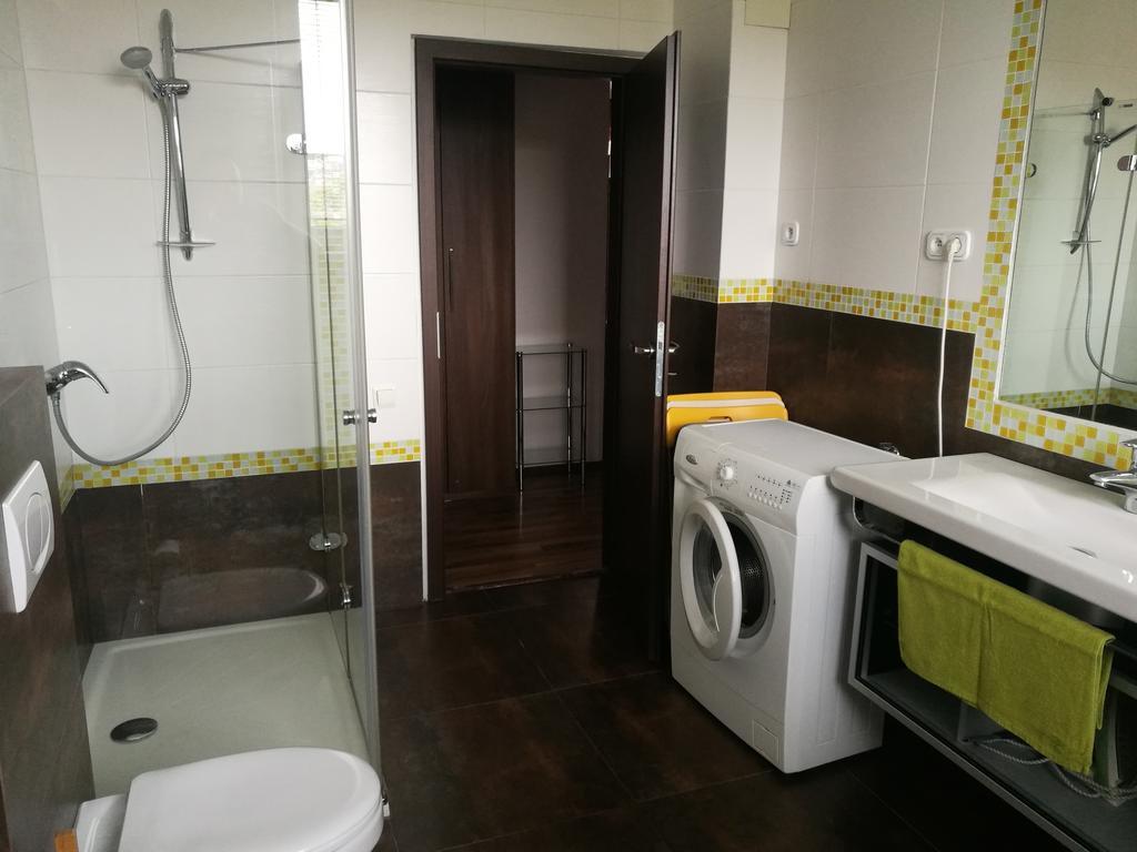 Apartment Maximilian Братислава Екстер'єр фото